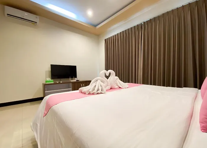 The Lavana Dzawani Berawa Kuta Bali 3 Bedroom Canggu