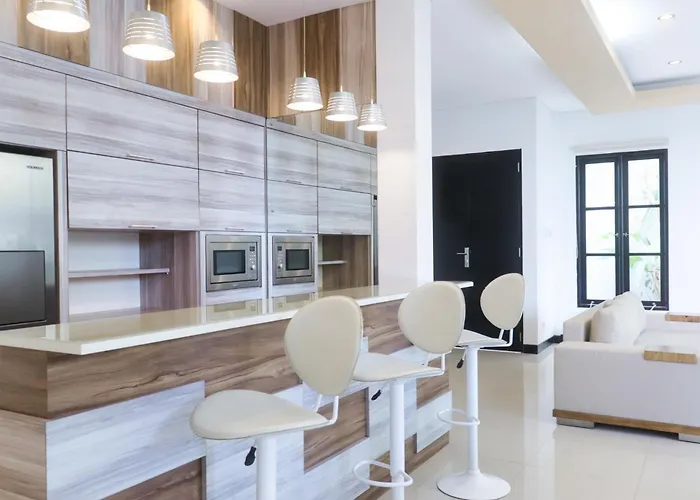 The Lavana Dzawani Berawa Kuta Bali 3 Bedroom 4*