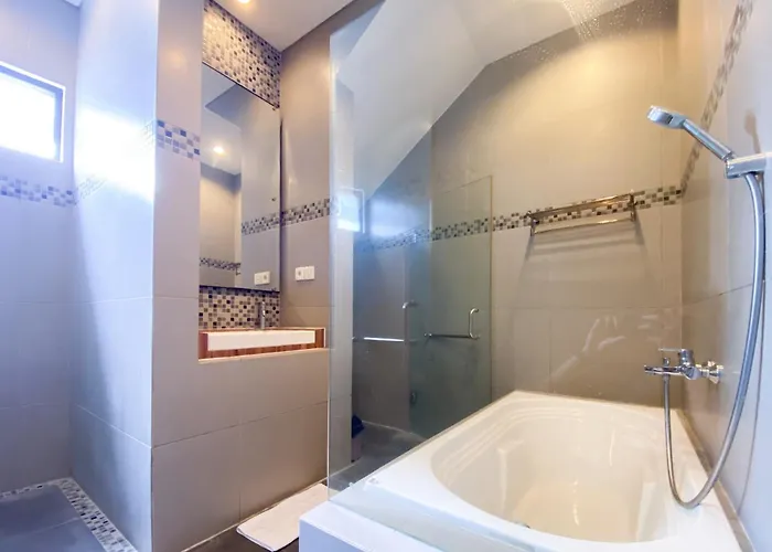 The Lavana Dzawani Berawa Kuta Bali 3 Bedroom 4* Canggu