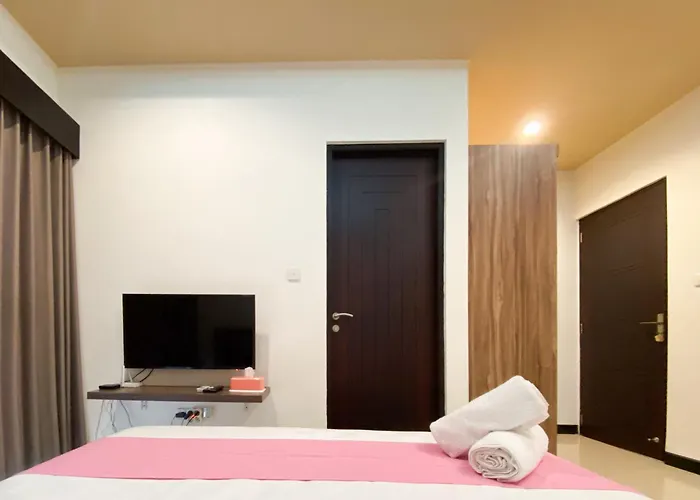 Hotel The Lavana Dzawani Berawa Kuta Bali 3 Bedroom