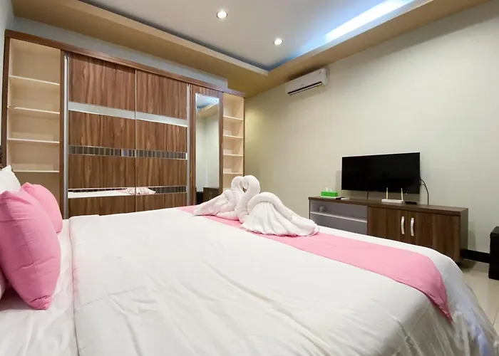 Hotel The Lavana Dzawani Berawa Kuta Bali 3 Bedroom