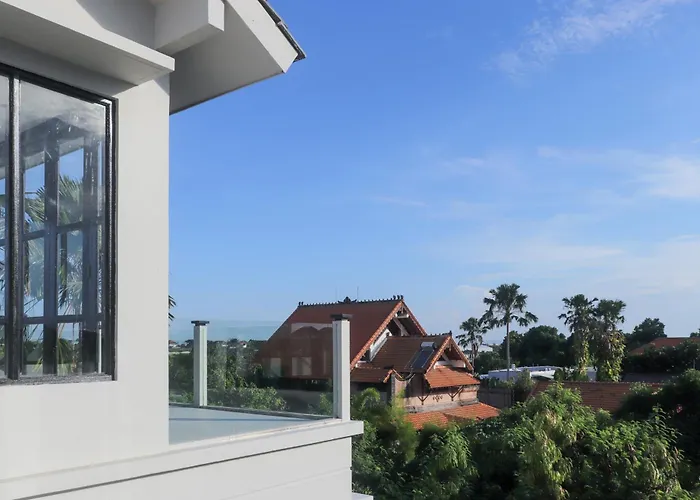 The Lavana Dzawani Berawa Kuta Bali 3 Bedroom Hotel 4*