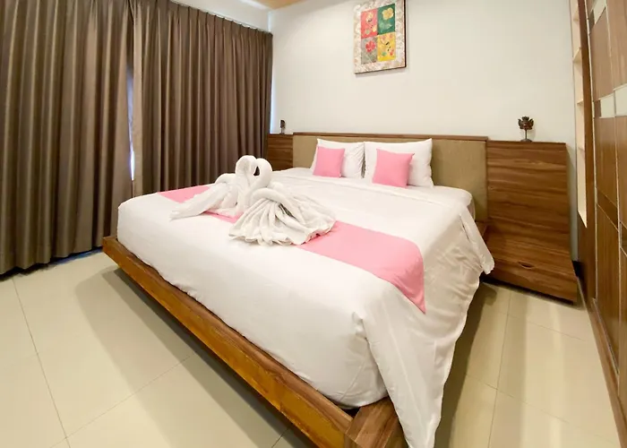 The Lavana Dzawani Berawa Kuta Bali 3 Bedroom Otel Canggu